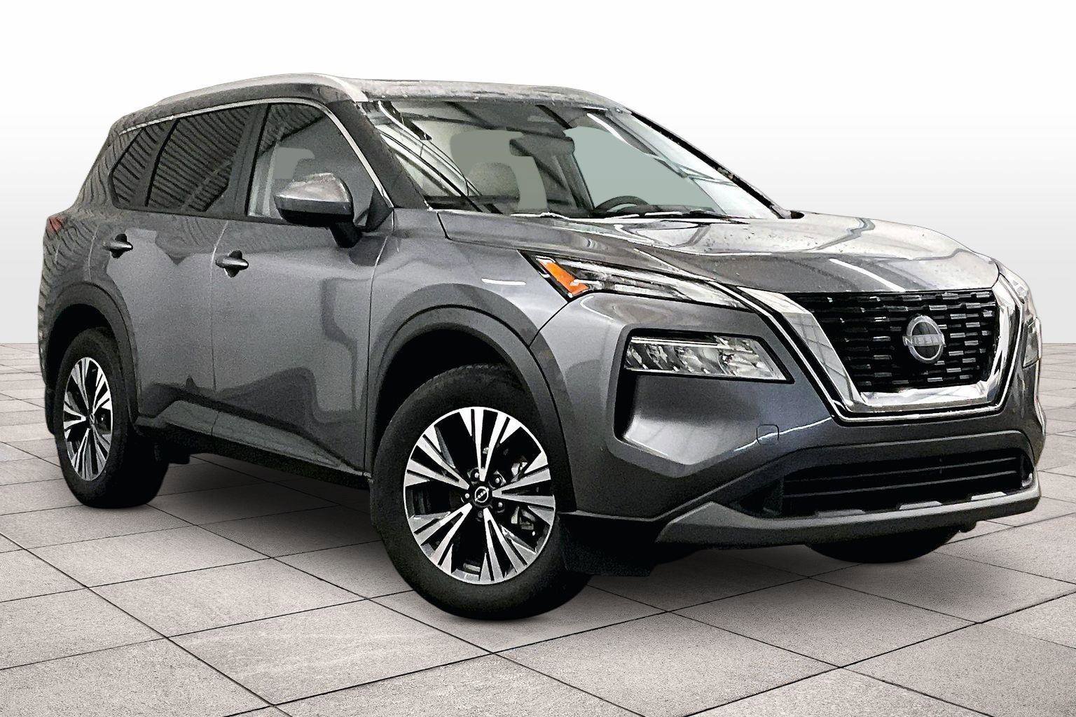 Used 2023 Nissan Rogue SV w/ SV Premium B Package image 2