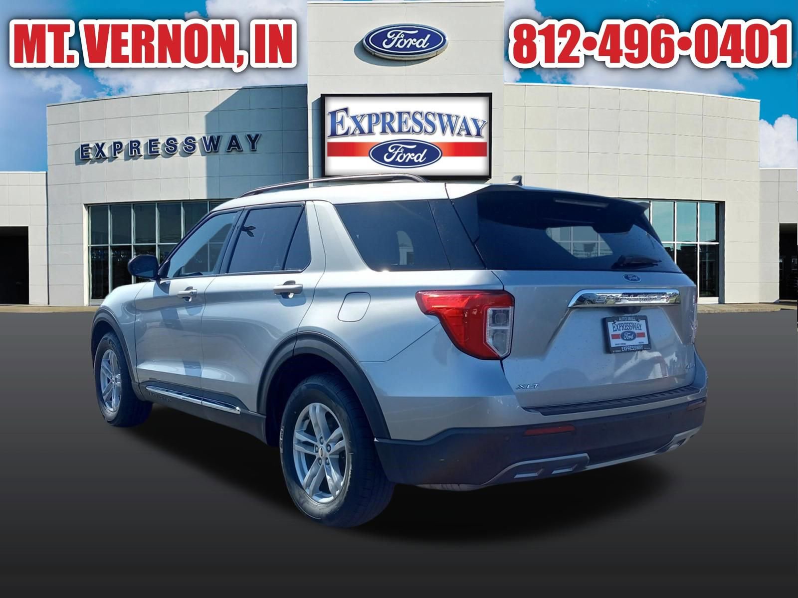 Used 2023 Ford Explorer XLT w/ Equipment Group 202A AWD/4WD image 9