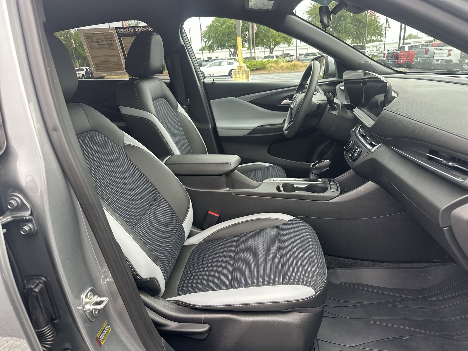 Used 2024 Buick Envista Preferred FWD image 22