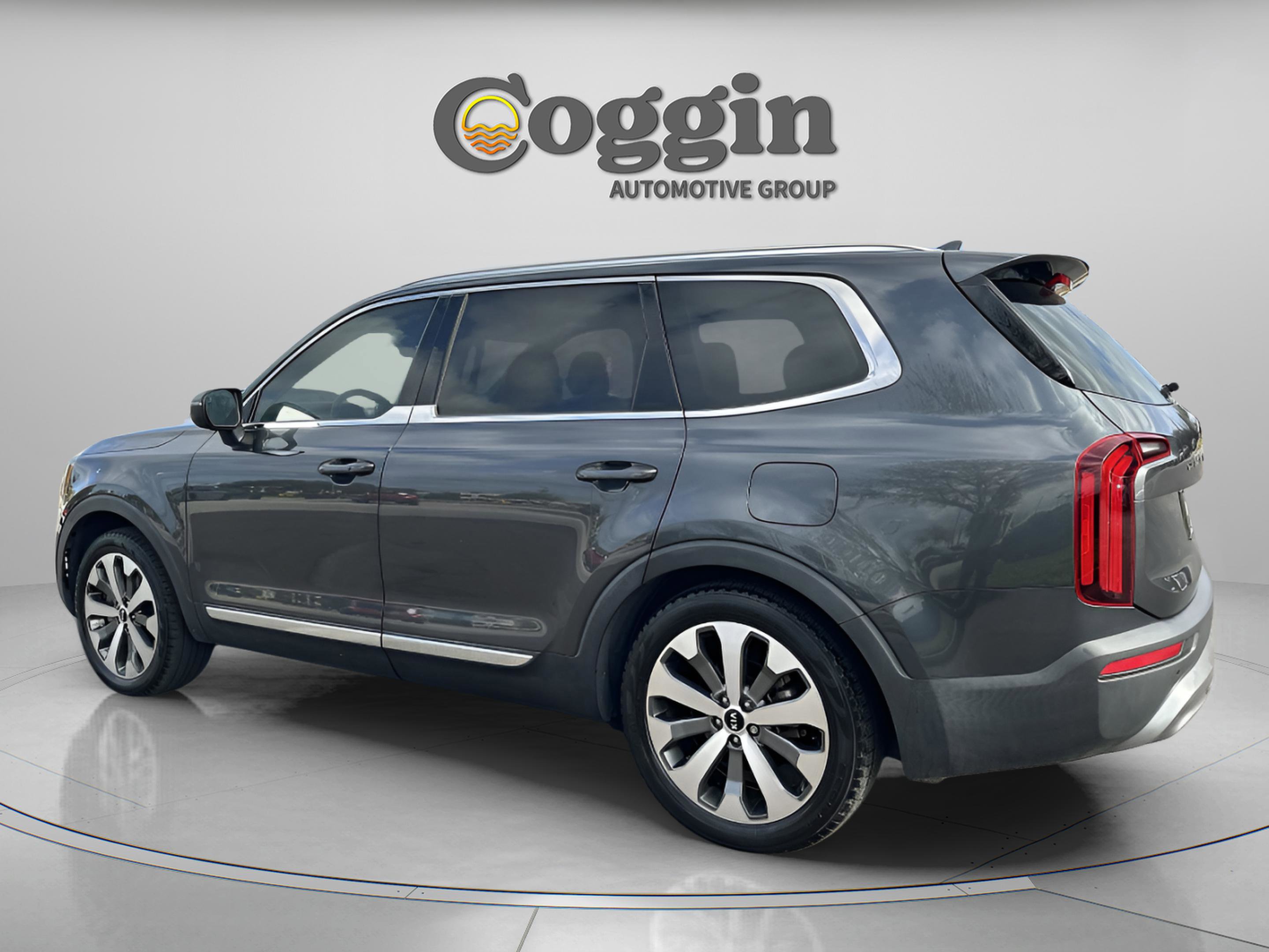 Used 2020 Kia Telluride EX w/ EX Premium Package image 4