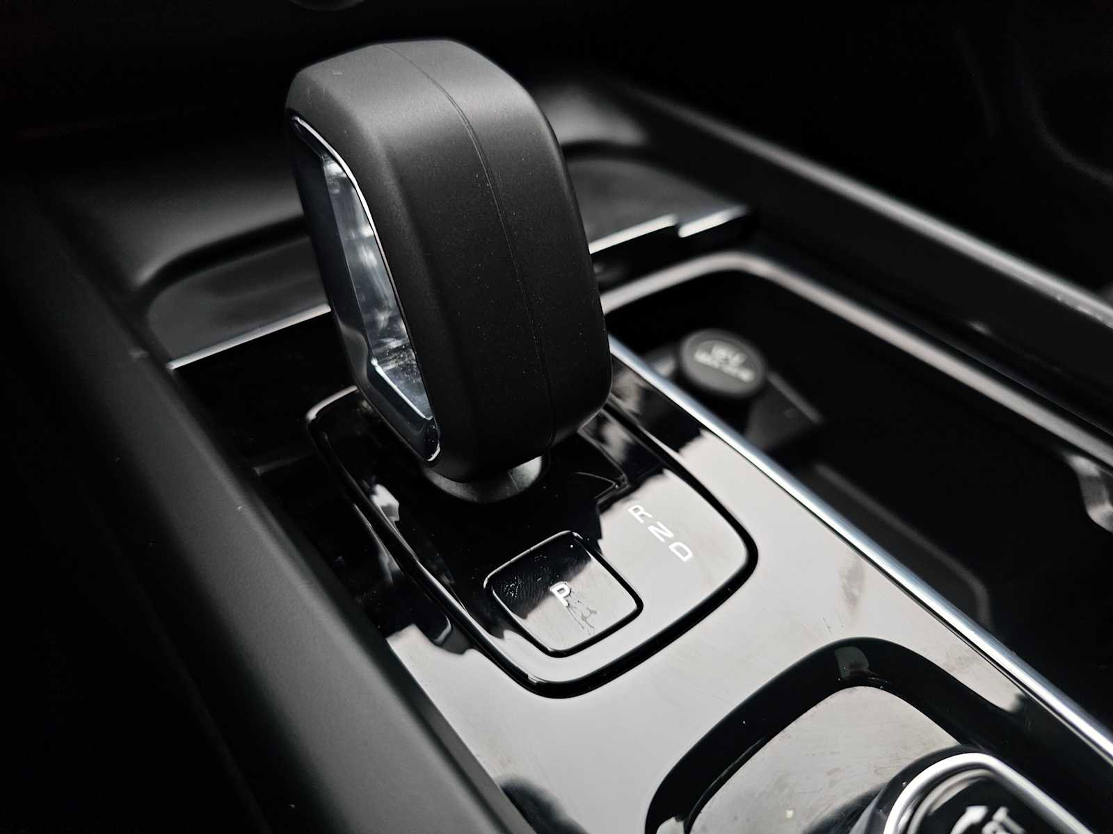 Certified 2025 Volvo XC60 B5 Core w/ Protection Package Premier image 39