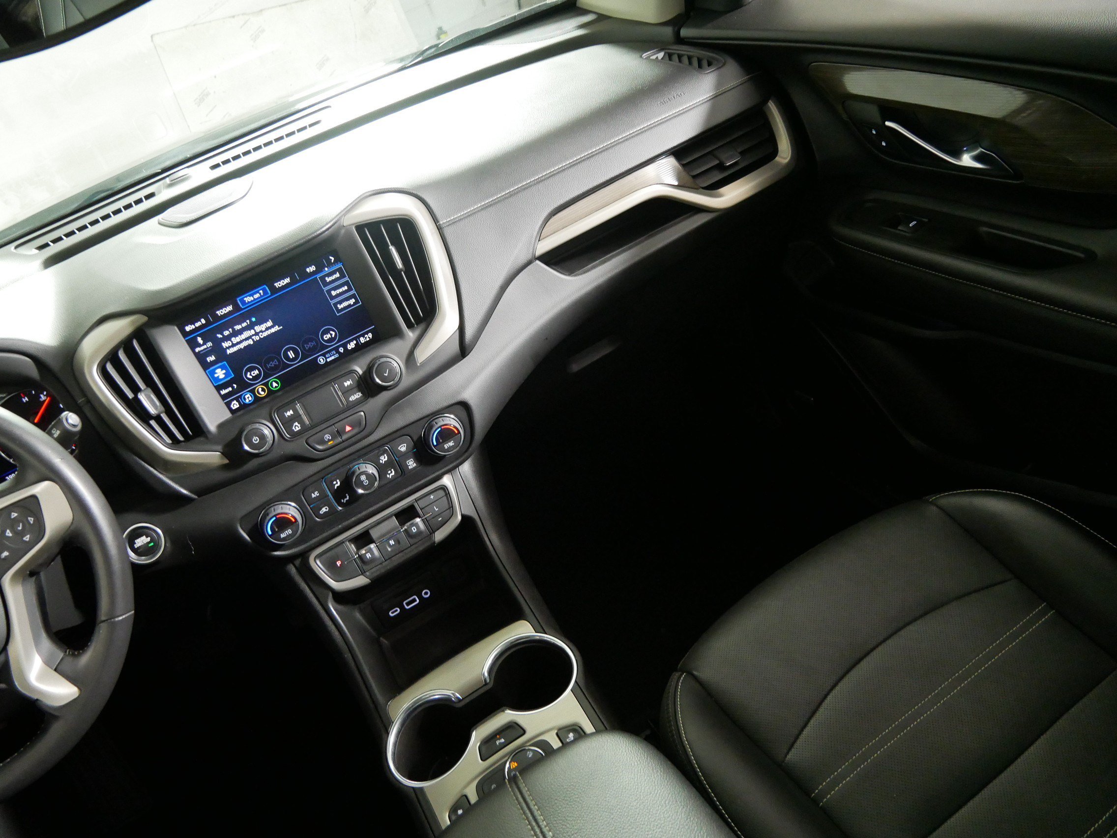 Used 2022 GMC Terrain Denali AWD/4WD image 11