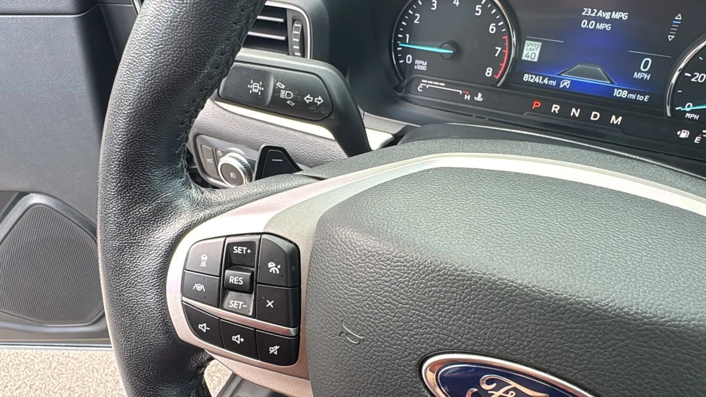 Used 2021 Ford Explorer XLT w/ Equipment Group 202A RWD image 14