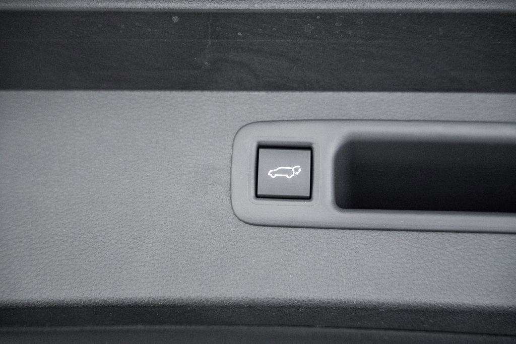 New 2026 Toyota Highlander Limited image 11