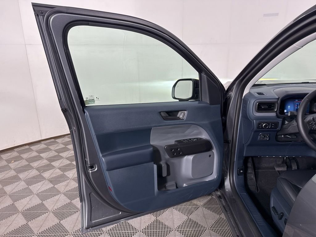 New 2025 Ford Maverick Lariat w/ Black Appearance Package image 15