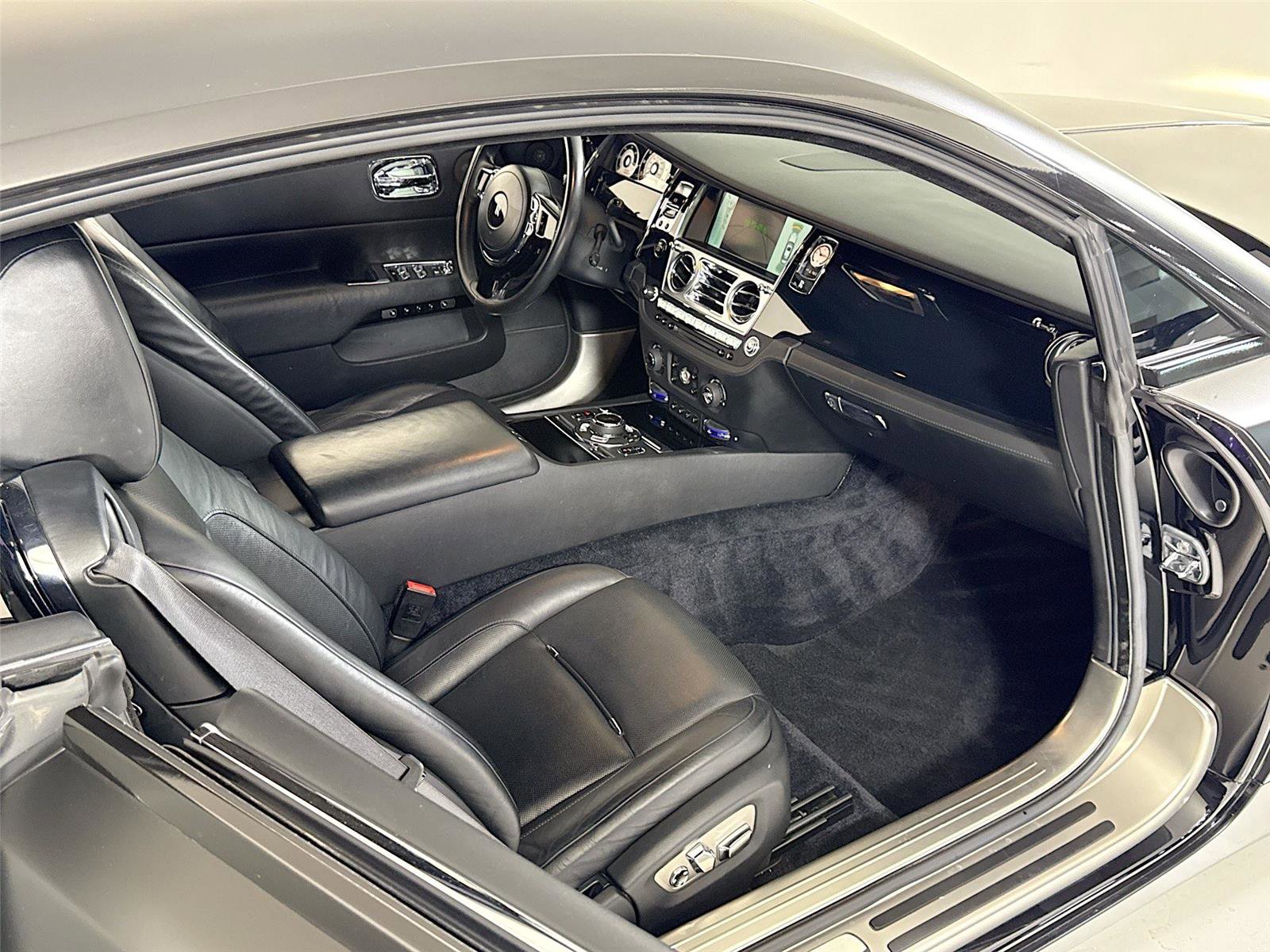 Used 2014 Rolls-Royce Wraith image 30