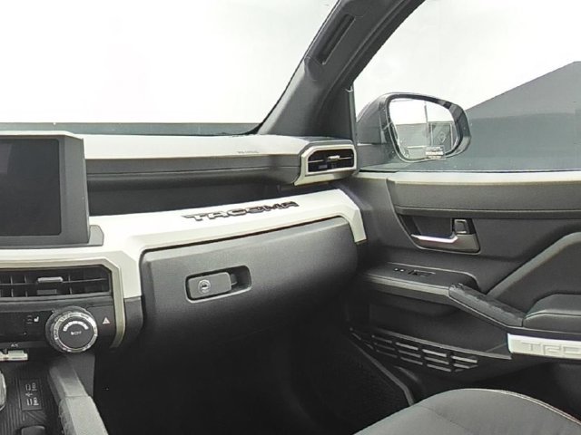 Used 2024 Toyota Tacoma TRD Off-Road AWD/4WD image 19
