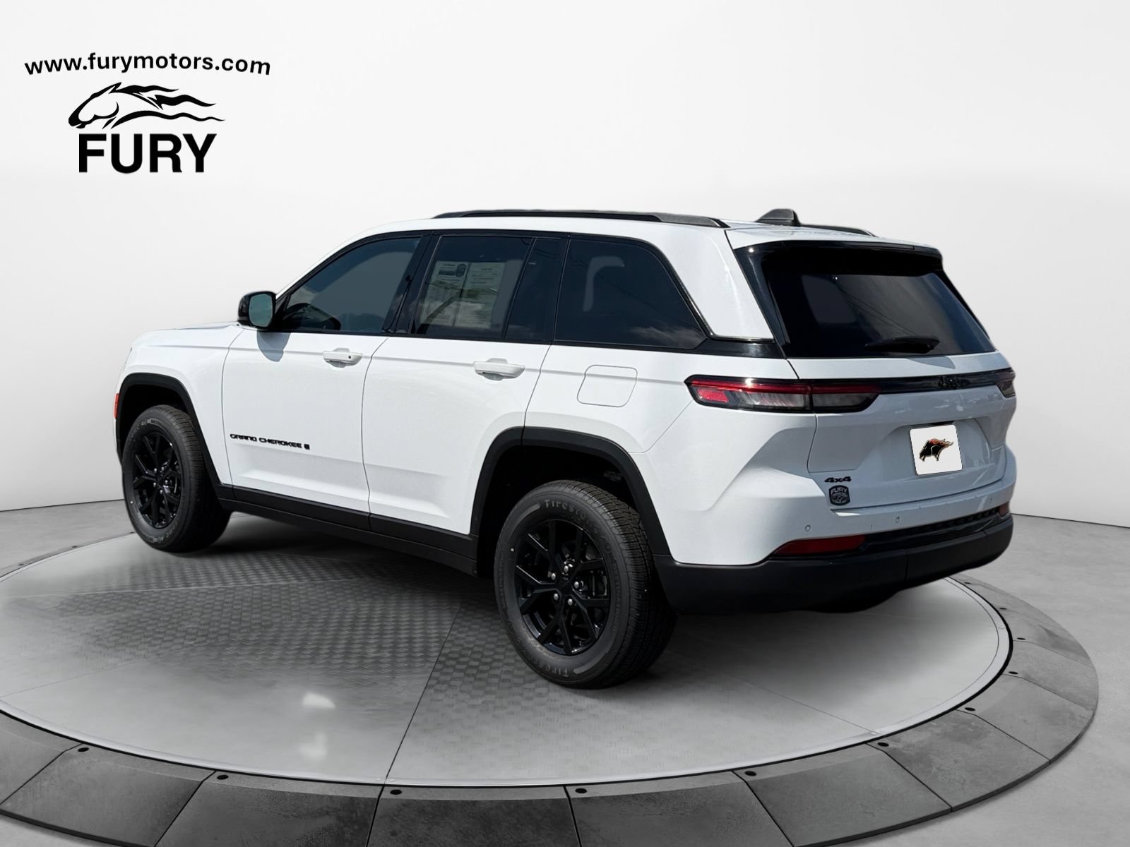 Used 2024 Jeep Grand Cherokee Altitude AWD/4WD image 5