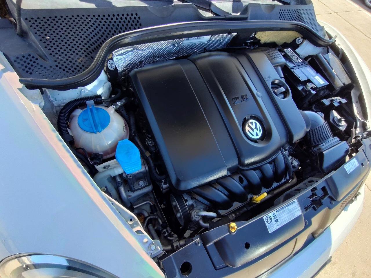 Used 2014 Volkswagen Beetle 2.5 image 12