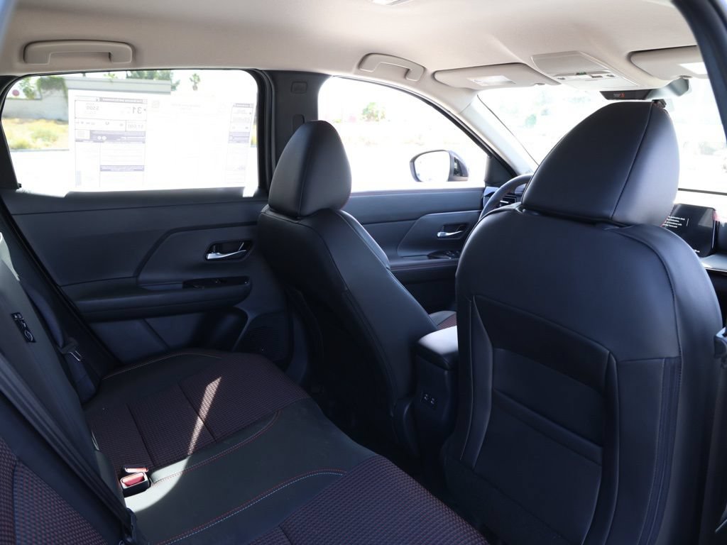 New 2026 Nissan Kicks SR FWD image 17