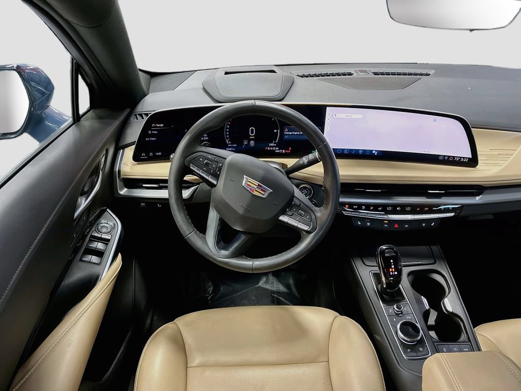 Used 2025 Cadillac XT4 Premium Luxury w/ Technology Package AWD/4WD image 24