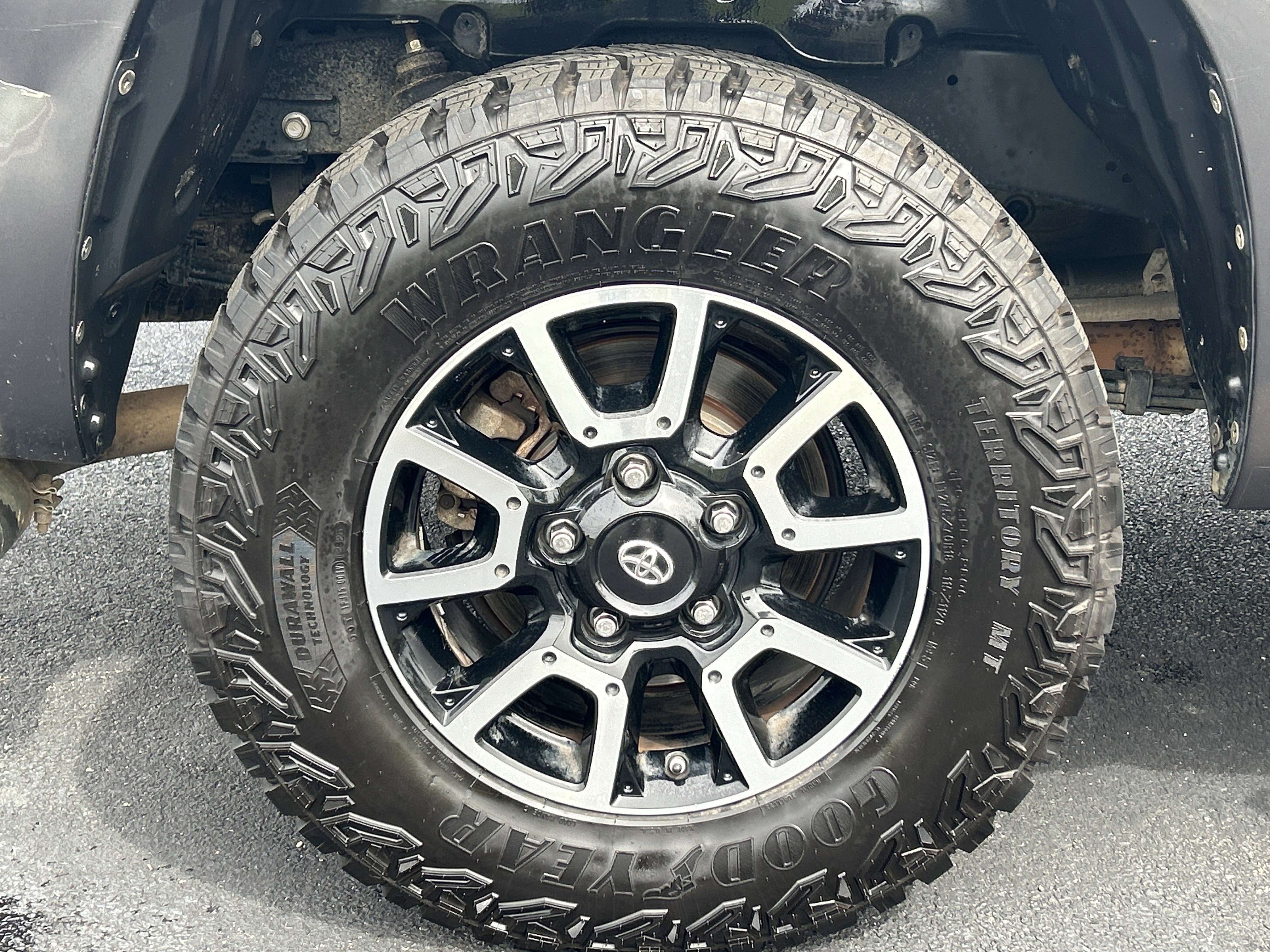 Used 2017 Toyota Tundra SR5 w/ TRD Off Road Package image 34