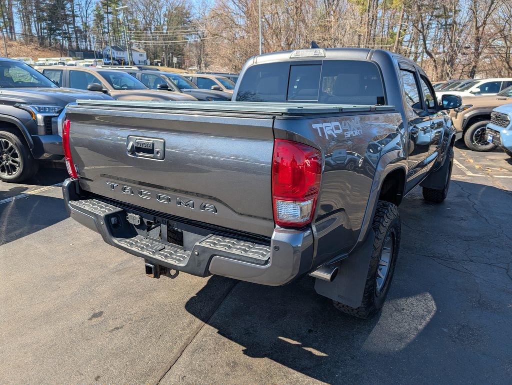 Used 2017 Toyota Tacoma TRD Sport image 7