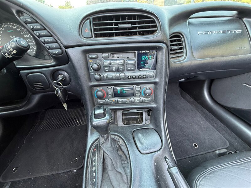 Used 1998 Chevrolet Corvette Convertible w/ Memory Pkg RWD image 21