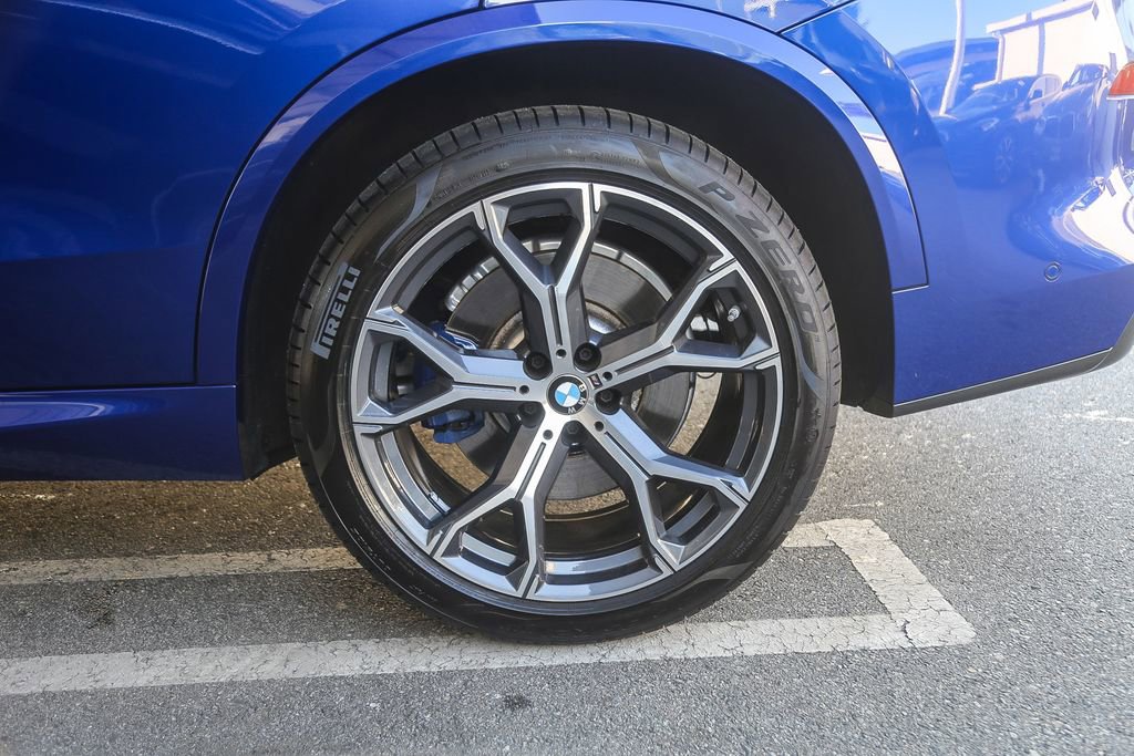 Used 2025 BMW X5 M60i w/ Parking Assistance Package image 8