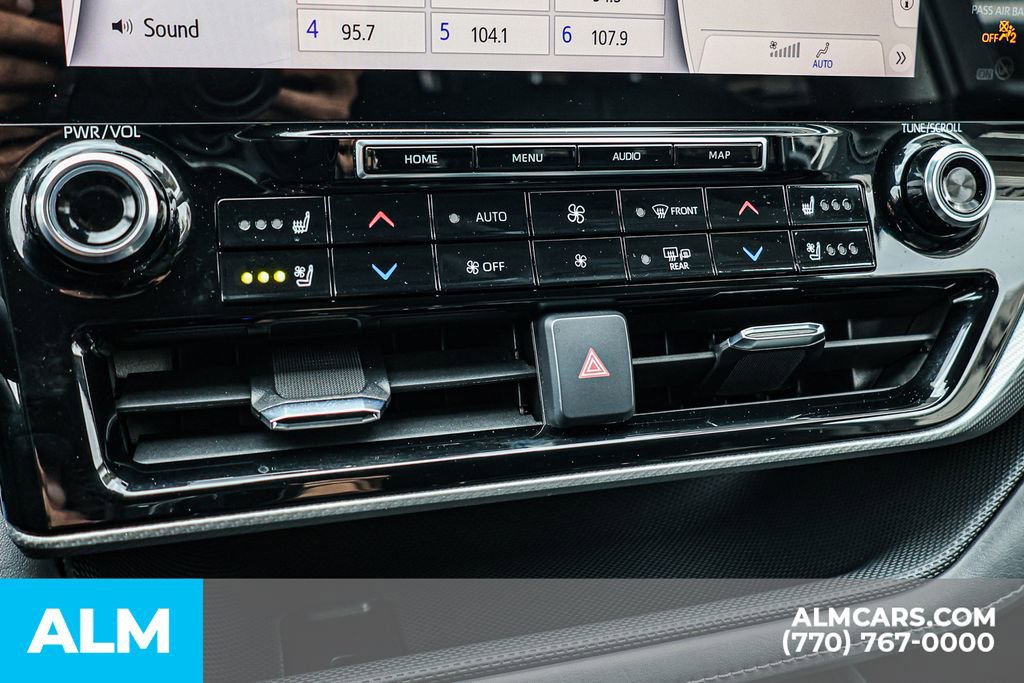 Used 2021 Toyota Highlander Platinum image 44