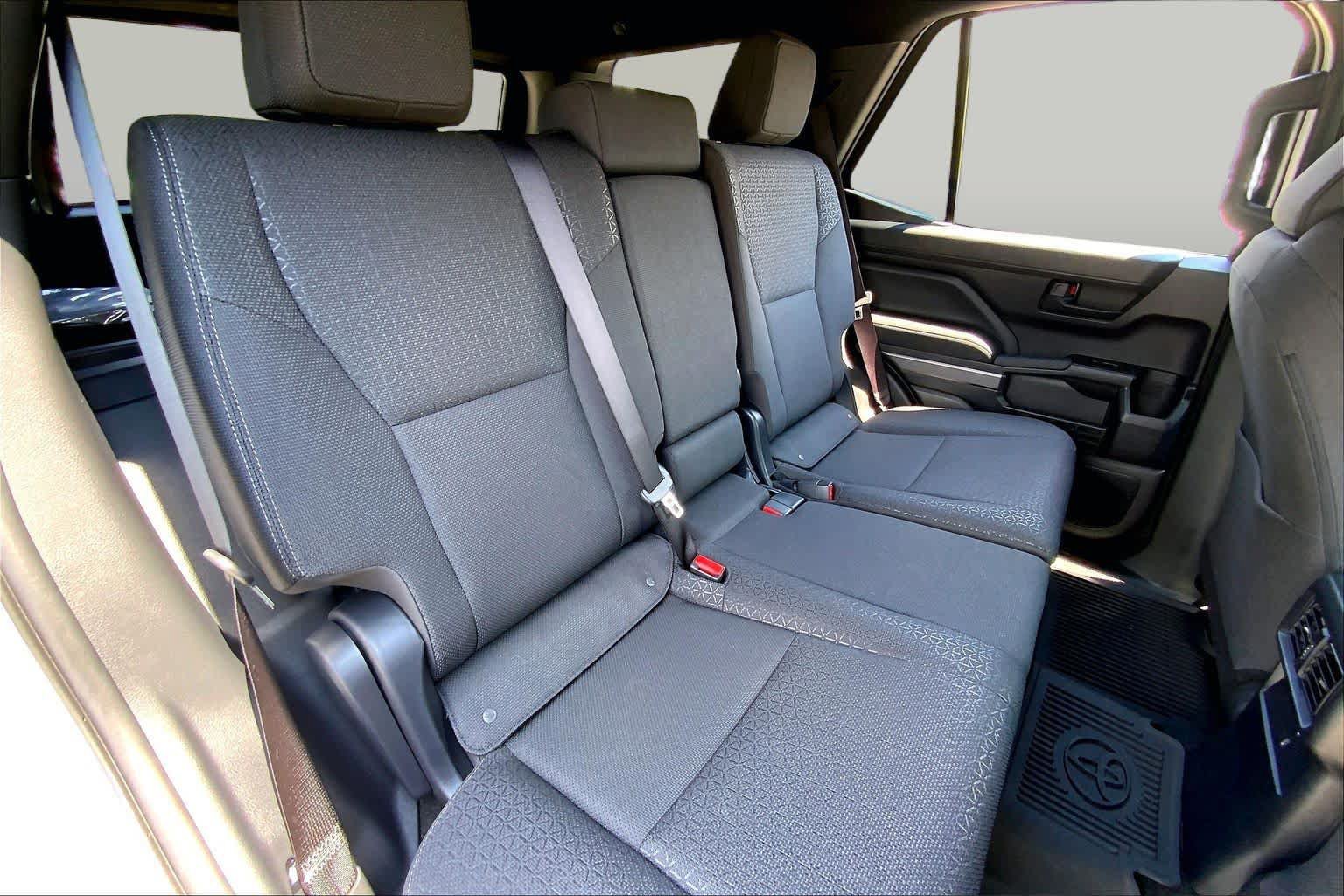 Used 2026 Toyota 4Runner SR5 AWD/4WD image 19