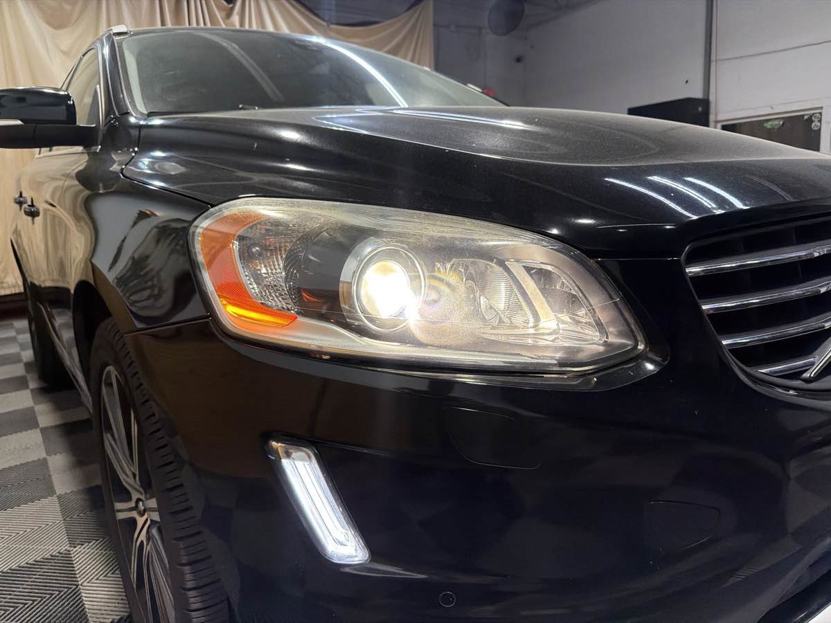 Used 2017 Volvo XC60 T6 Inscription w/ Preferred Option Package AWD/4WD image 6