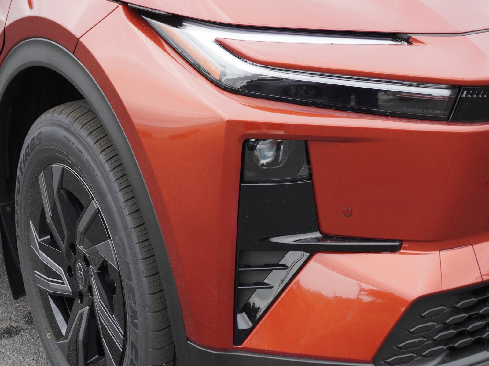 New 2026 Toyota C-HR AWD/4WD image 3