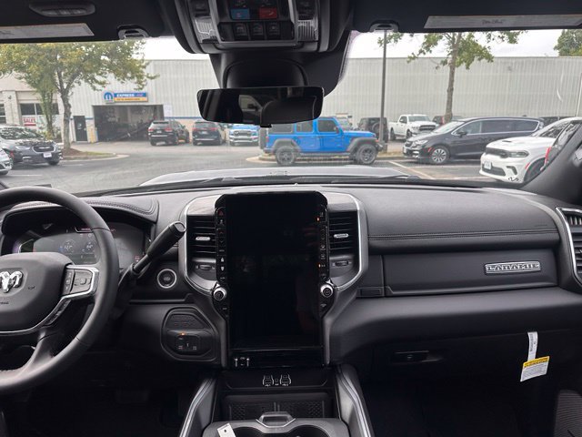 New 2026 RAM 2500 Laramie AWD/4WD image 25