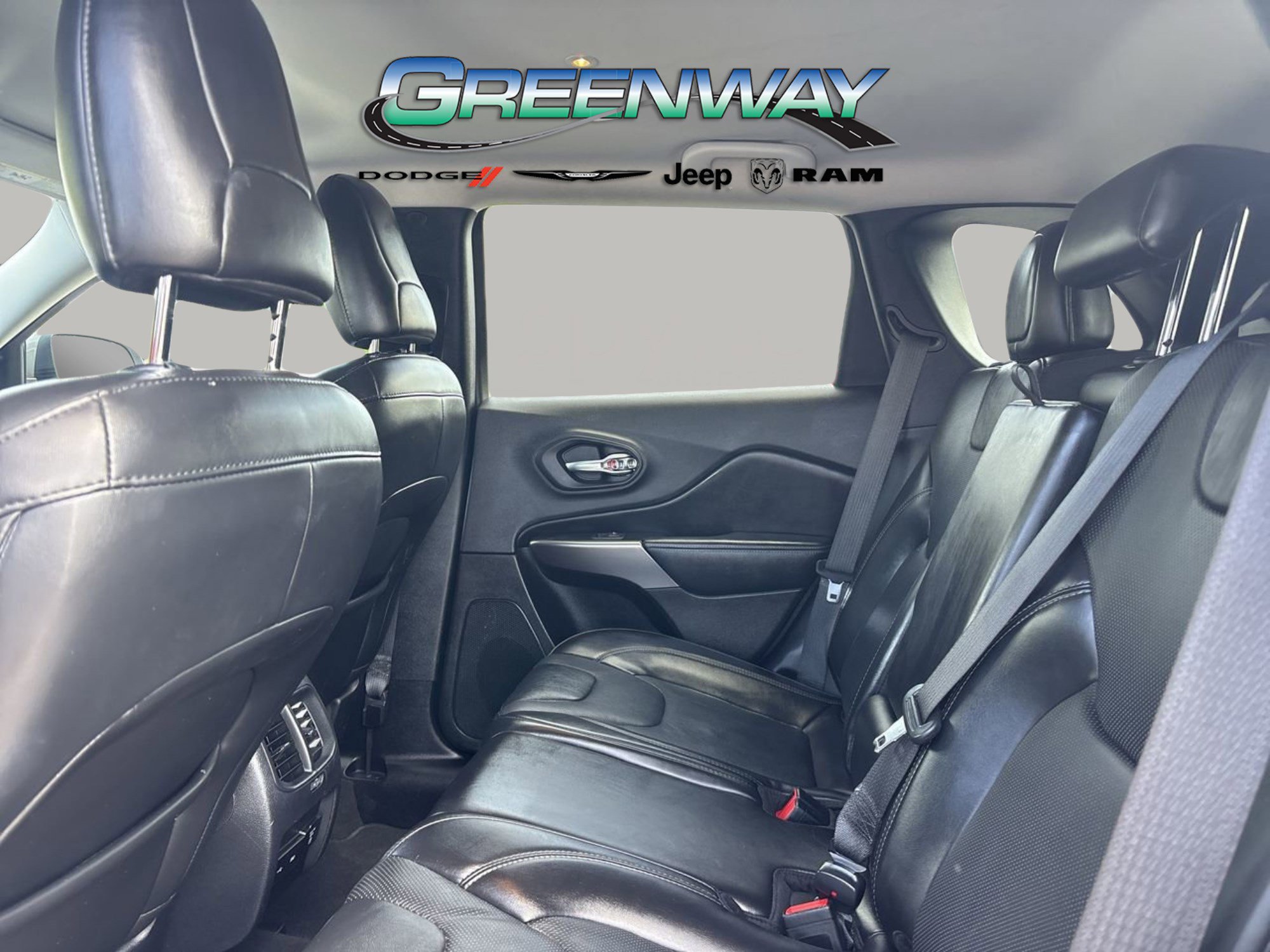 Used 2020 Jeep Cherokee Limited image 11