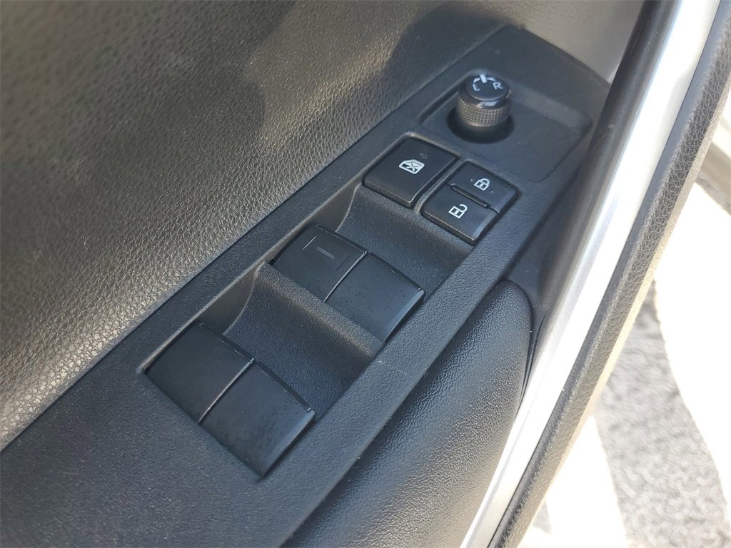 Used 2022 Toyota Corolla Cross LE image 18