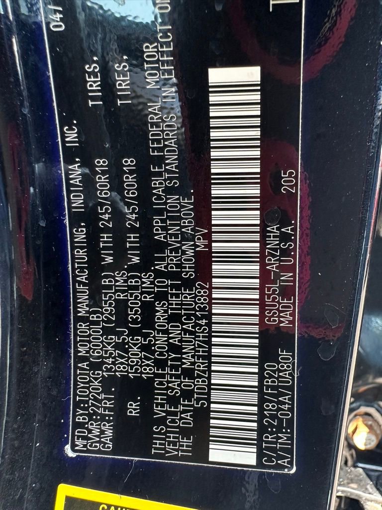 Used 2017 Toyota Highlander LE w/ Carpet Mat Package image 26