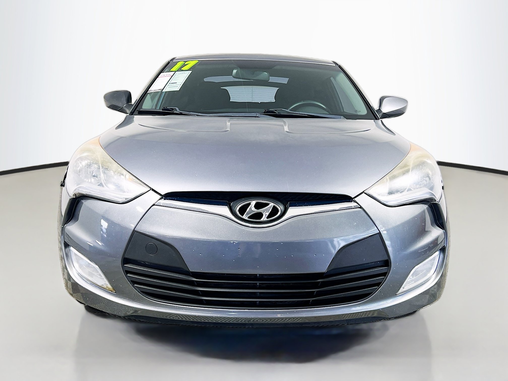 Used 2017 Hyundai Veloster FWD image 11