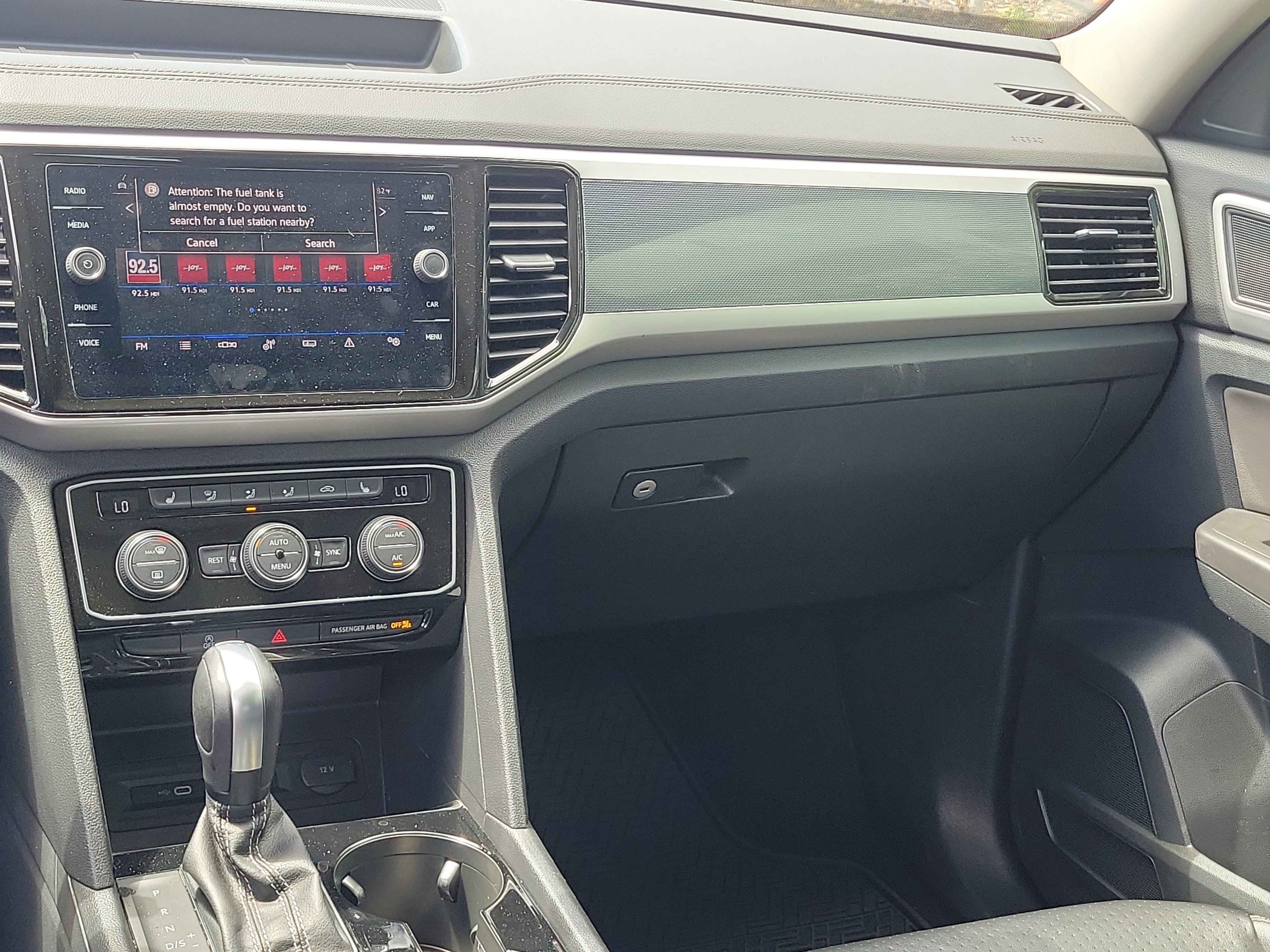 Used 2022 Volkswagen Atlas SEL R-Line AWD/4WD image 16