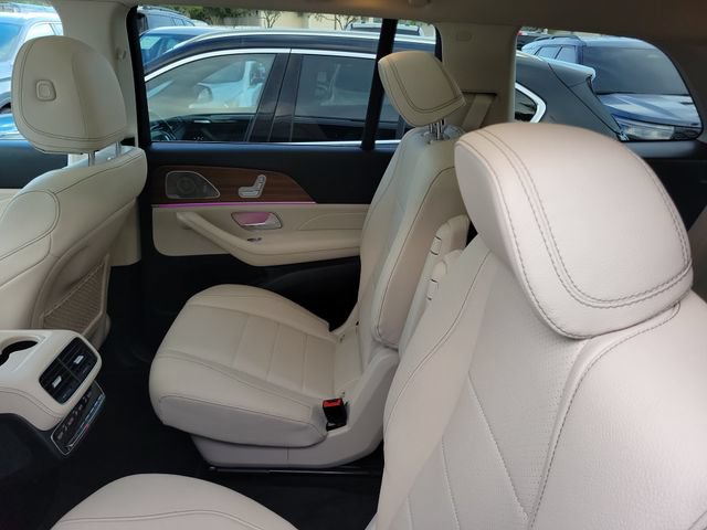 Used 2024 Mercedes-Benz GLS 450 4MATIC image 11
