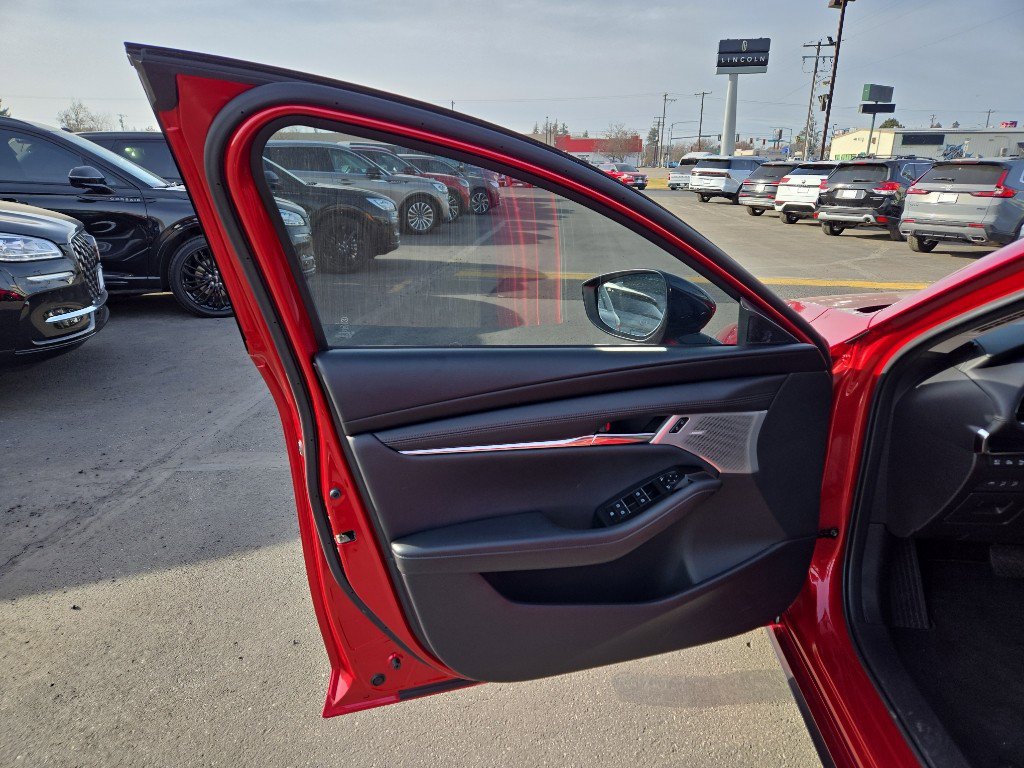 Used 2025 MAZDA MAZDA3 2.5 Turbo Sedan w/Premium Plus image 11