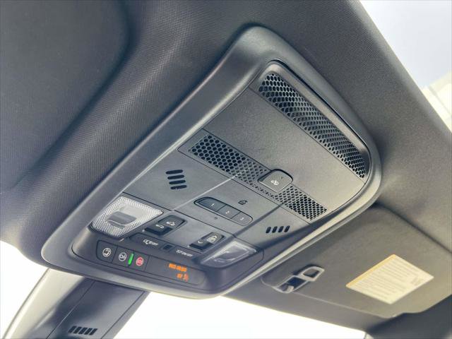 Used 2023 Cadillac XT6 Premium Luxury image 33