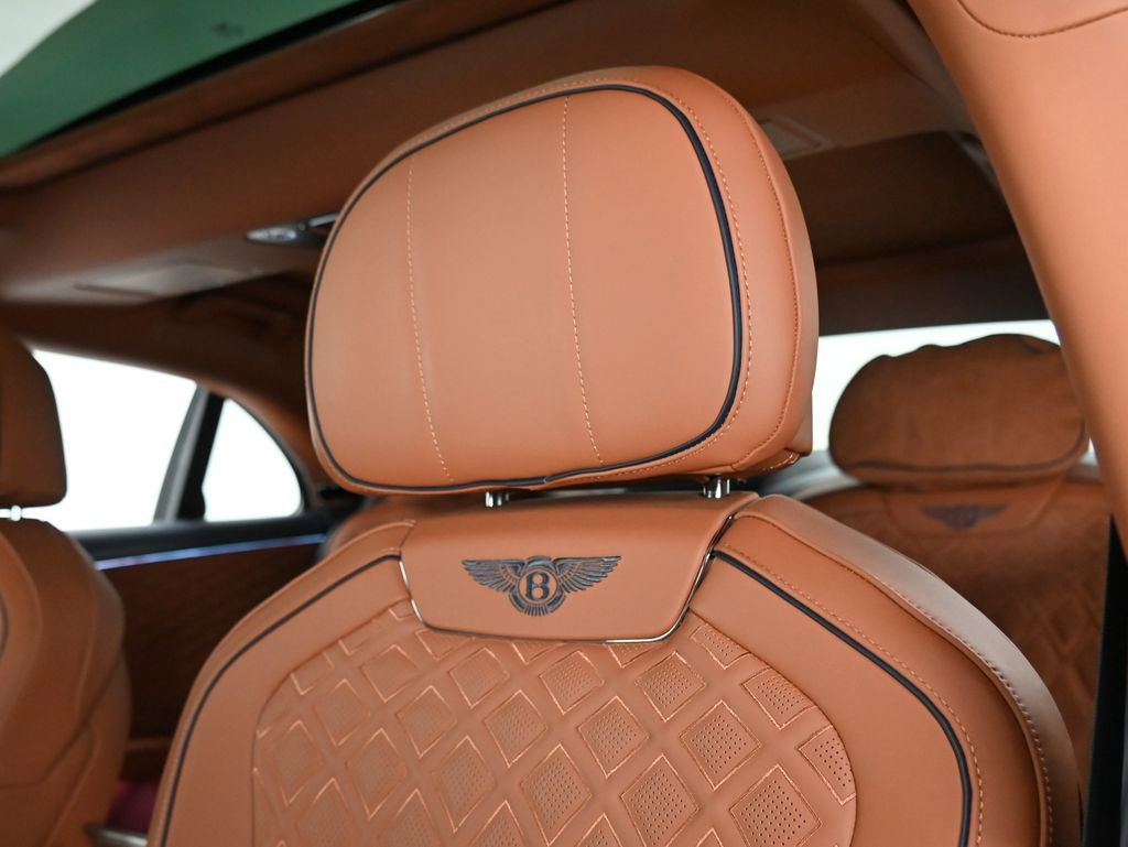 Used 2022 Bentley Flying Spur V8 AWD/4WD image 16