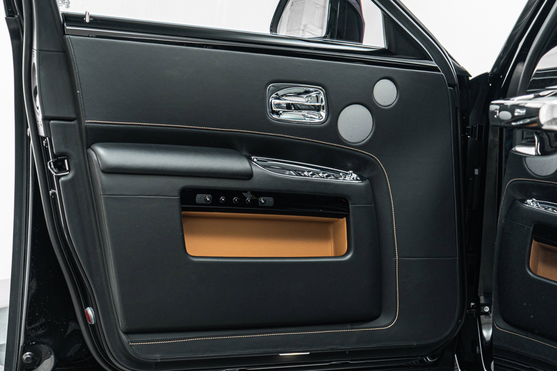 Used 2017 Rolls-Royce Ghost Extended Wheelbase image 47