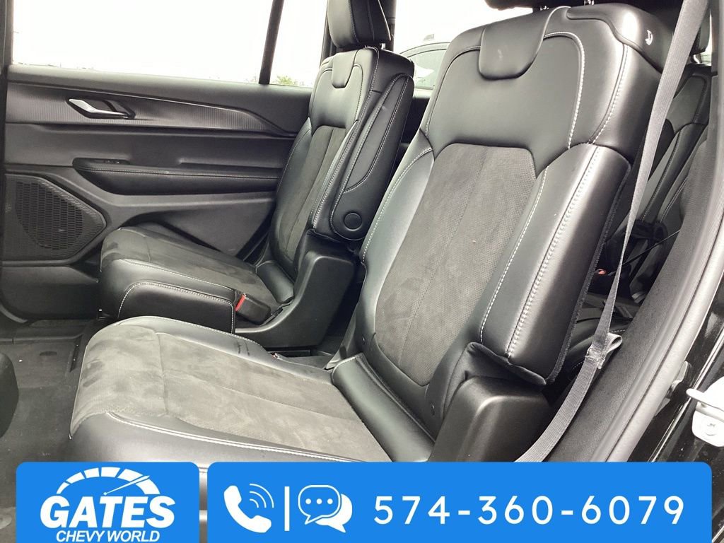 Used 2025 Jeep Grand Cherokee L Altitude image 15
