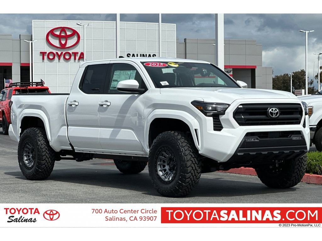 New 2025 Toyota Tacoma SR5
