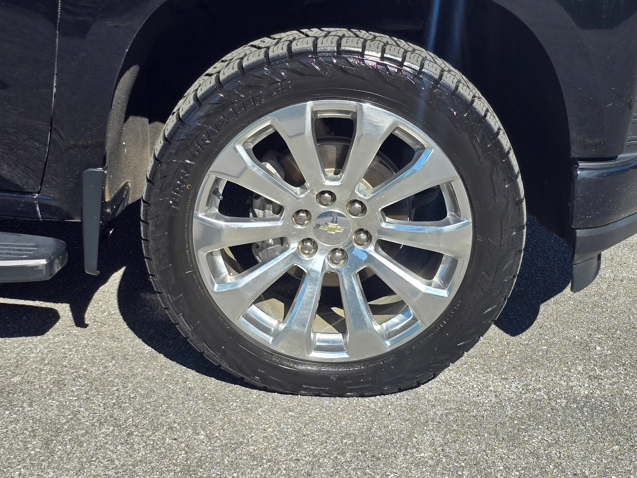 Used 2021 Chevrolet Silverado 1500 High Country w/ Technology Package AWD/4WD image 24