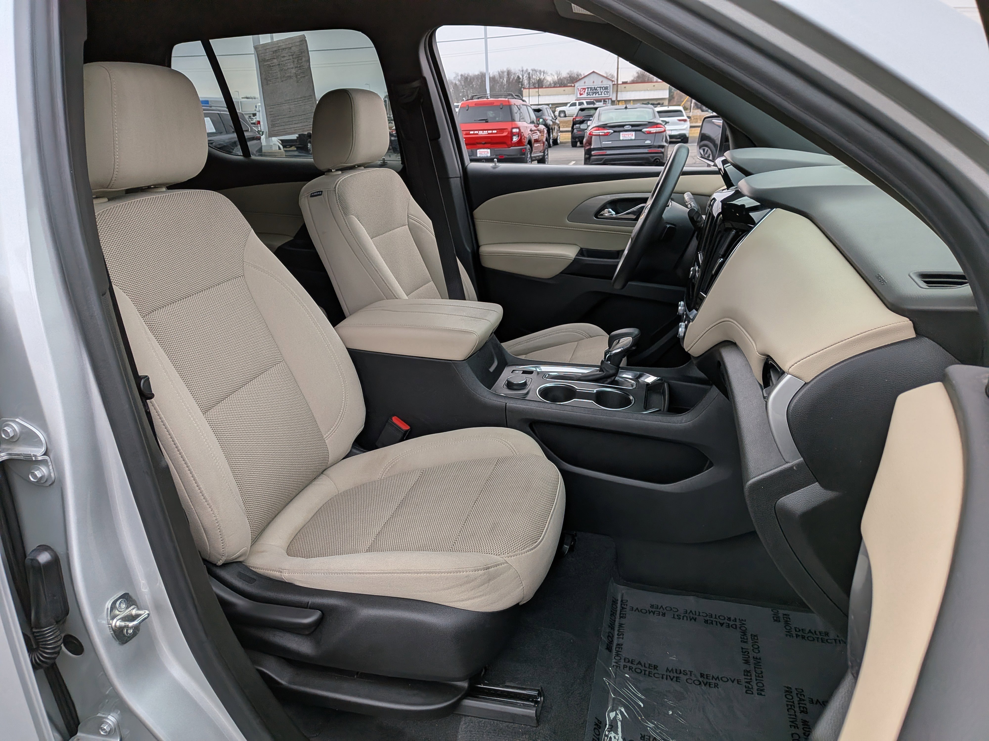 Used 2022 Chevrolet Traverse LS image 23