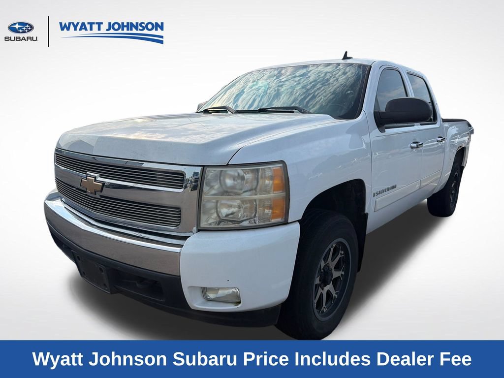 Used 2007 Chevrolet Silverado 1500 LT w/ 1LT Convenience Package AWD/4WD image 1