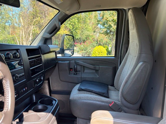 Used 2022 Chevrolet Express 3500 w/ Power Convenience Package RWD image 32
