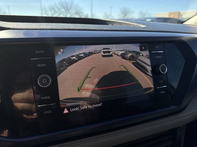 Used 2024 Volkswagen Taos SE w/ Panoramic Sunroof Package AWD/4WD image 14