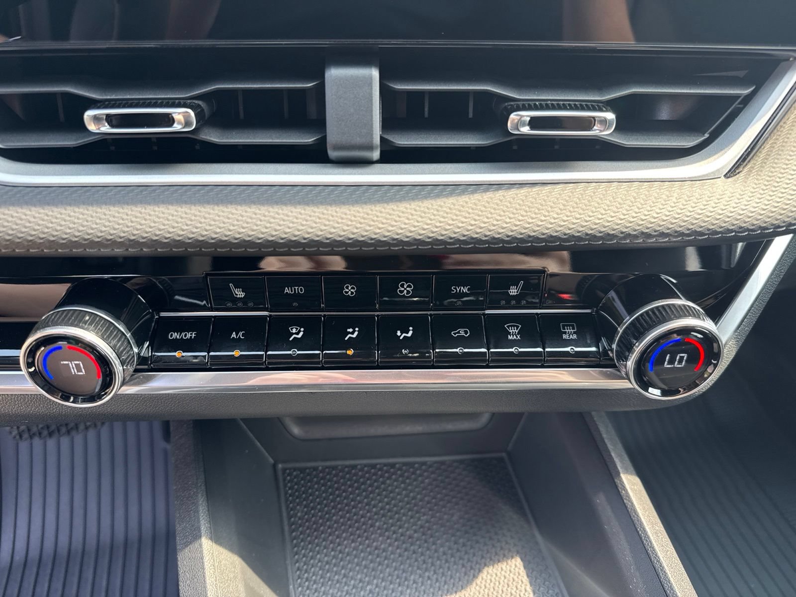 New 2027 Chevrolet Equinox LT w/ Convenience Package II FWD image 27