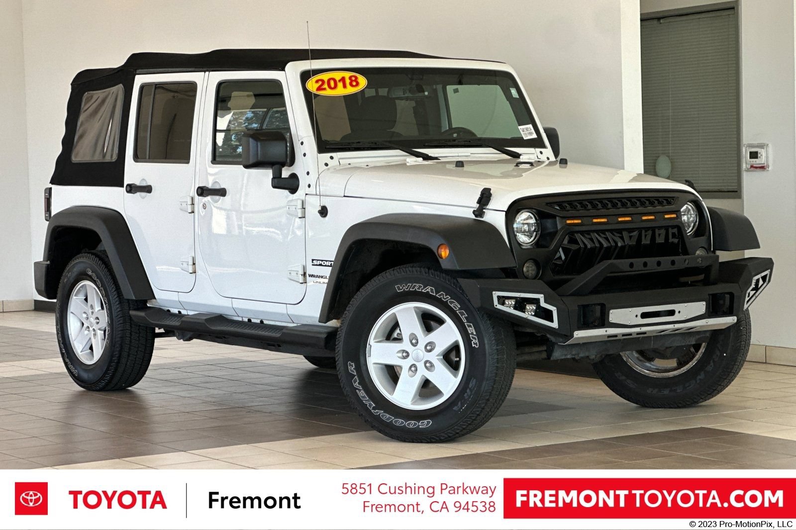 Used 2018 Jeep Wrangler Unlimited Sport S AWD/4WD image 1