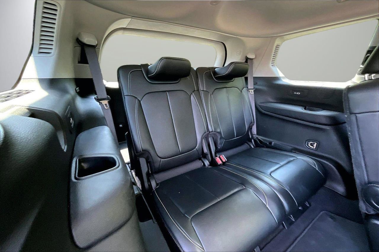 Certified 2022 Jeep Grand Cherokee L Limited AWD/4WD image 24