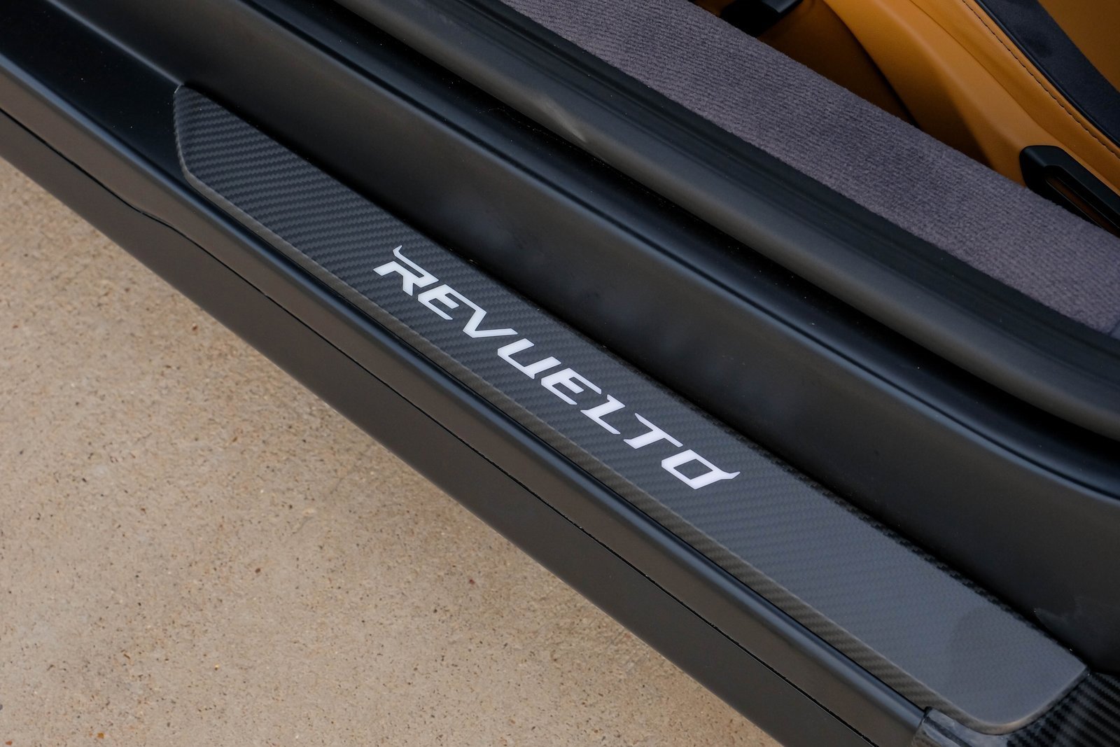 Used 2025 Lamborghini Revuelto image 37