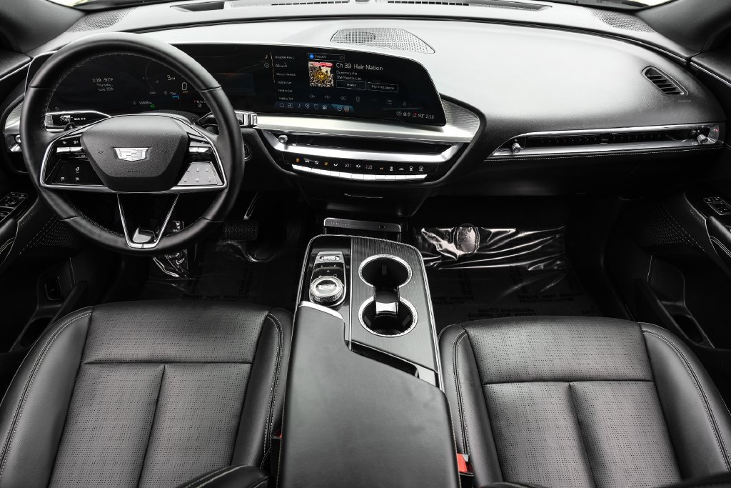 Used 2024 Cadillac Lyriq Luxury RWD image 10