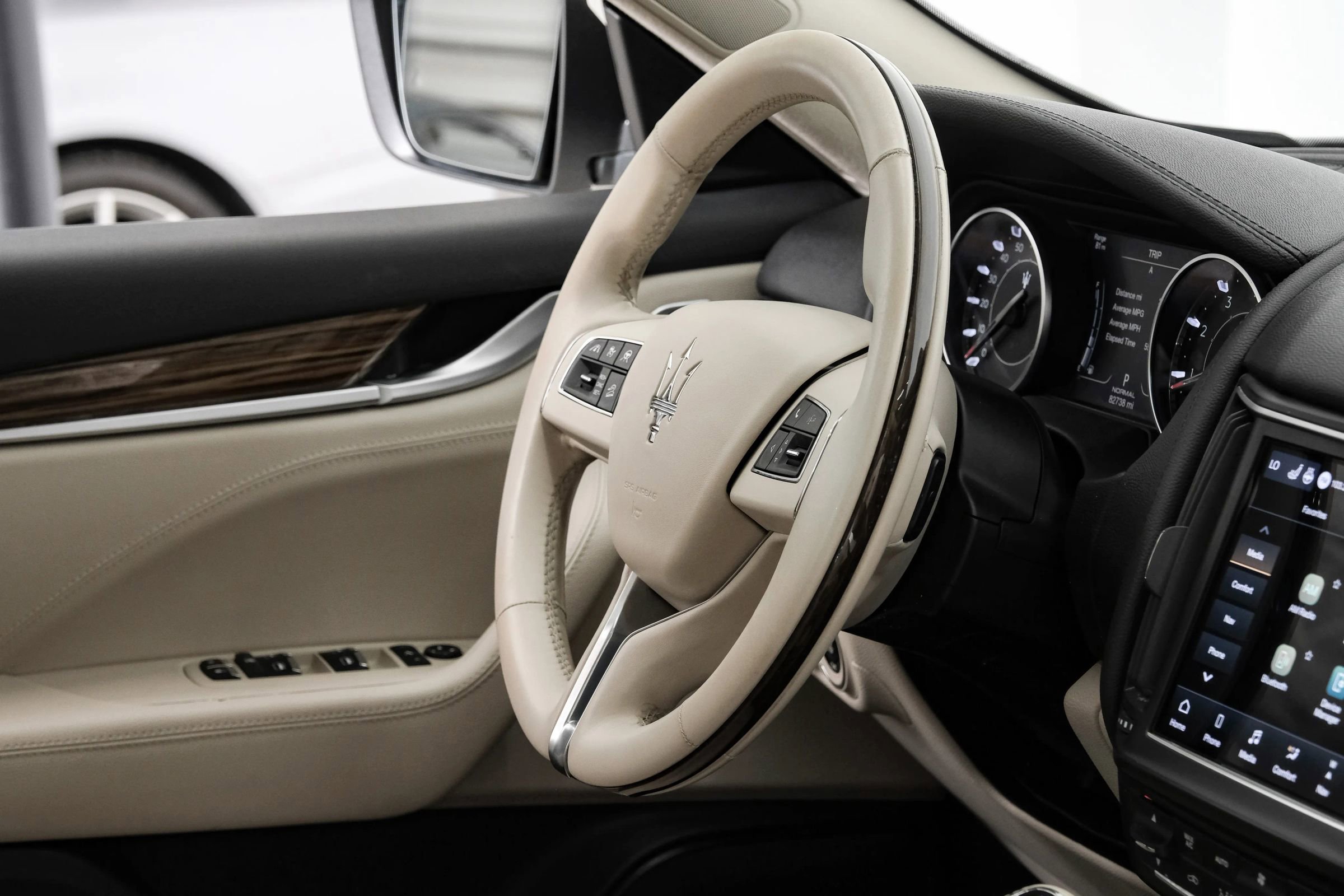 Used 2022 Maserati Levante GT image 15