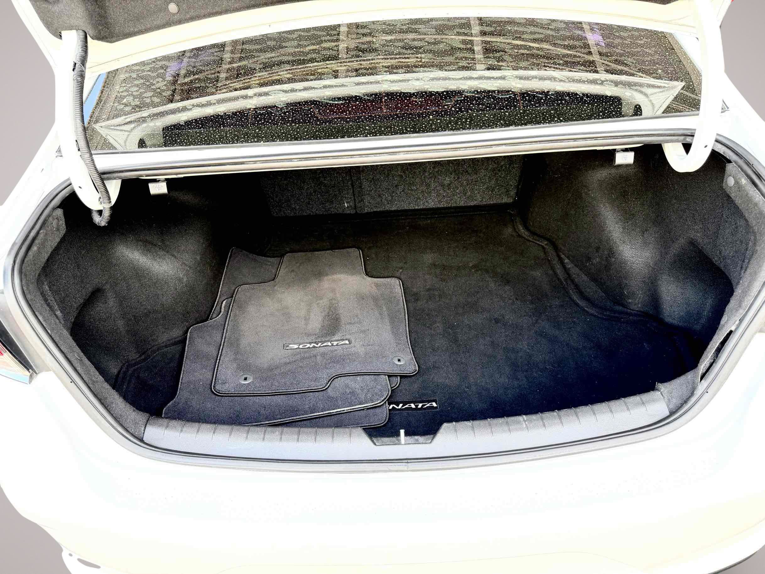 Used 2018 Hyundai Sonata SE FWD image 18
