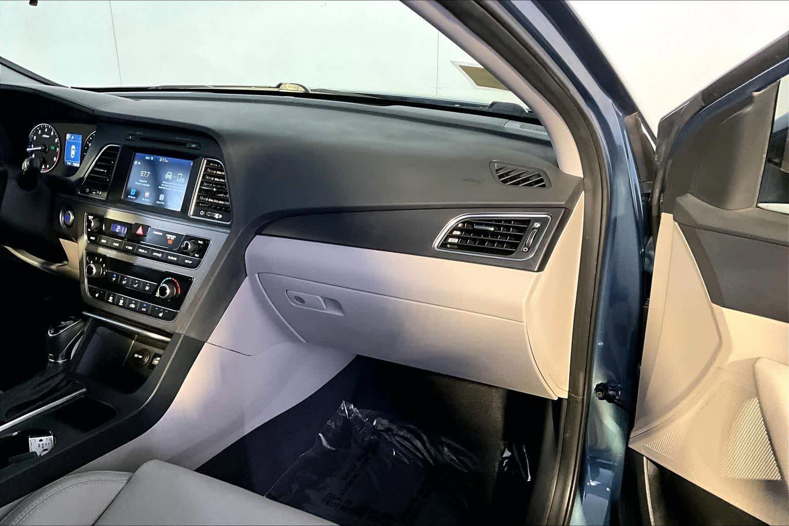 Used 2017 Hyundai Sonata Sport w/ Value Edition Package 02 FWD image 19
