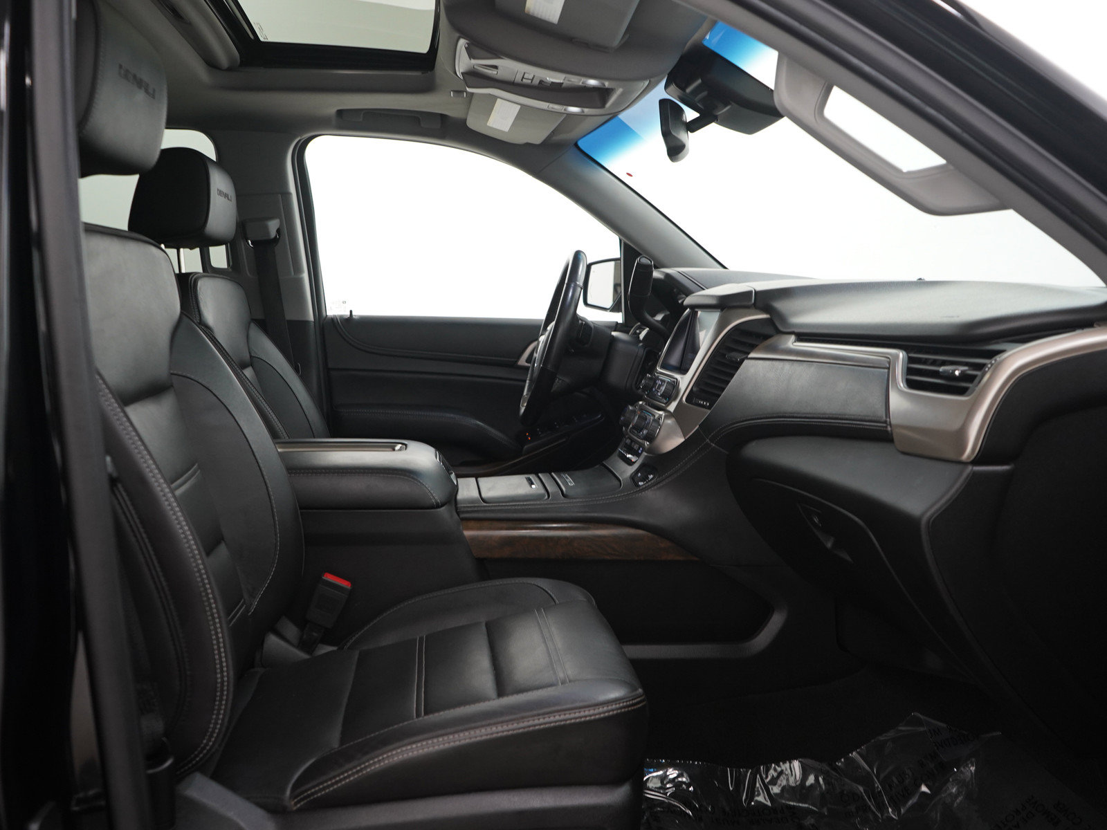 Used 2018 GMC Yukon Denali AWD/4WD image 13